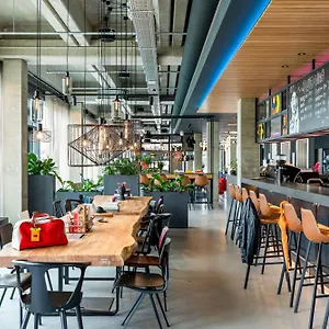 Hotel Moxy